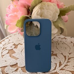 Apple iPhone 15 Pro Silicone Case 🤍